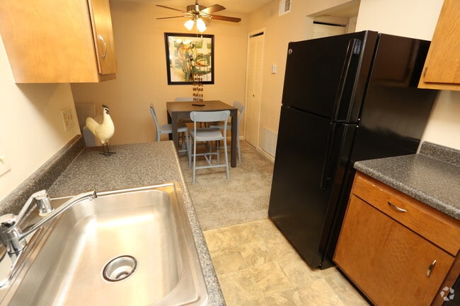 1 BR - Kitchen - Highgate Springs Apartments
