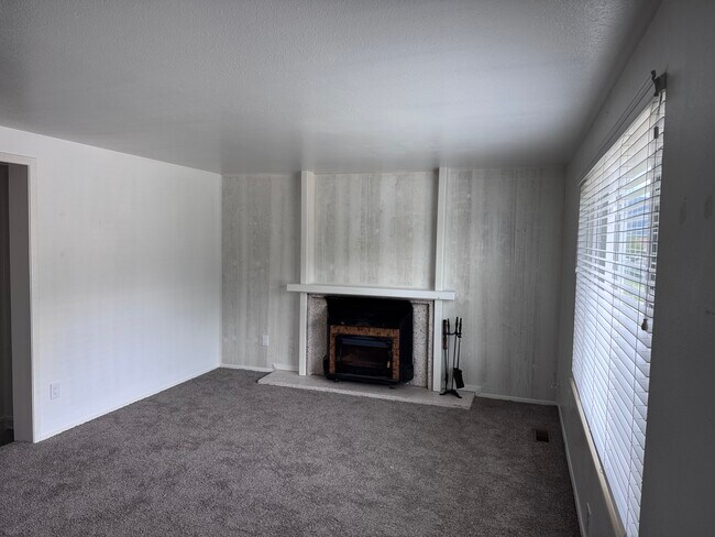 Photo - 2580 Perry St
