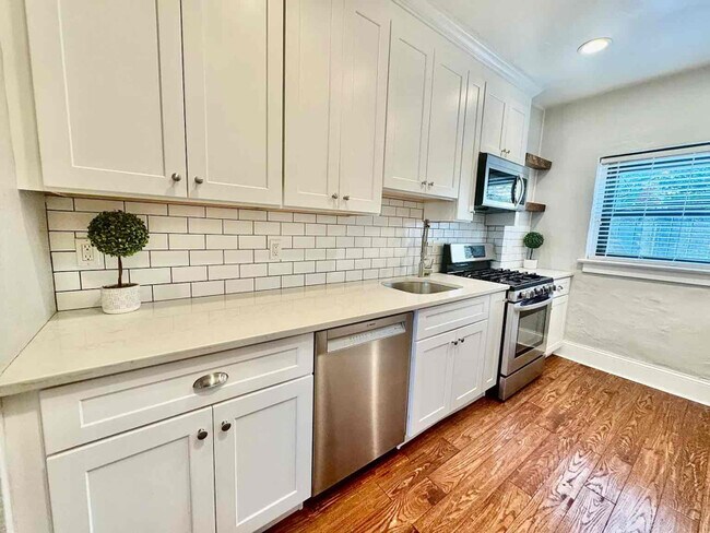 Photo - 1445 Boston Post Rd