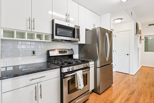 Photo - 1390 Kenyon St NW Unit 416