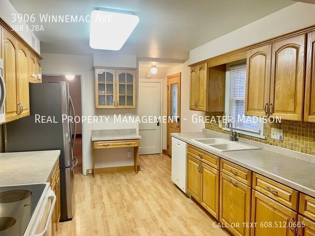 Photo - 3906 Winnemac Ave