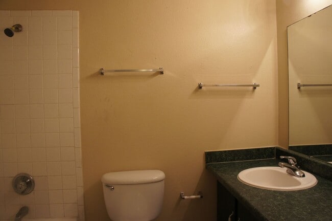 Photo - 997 Unidad A