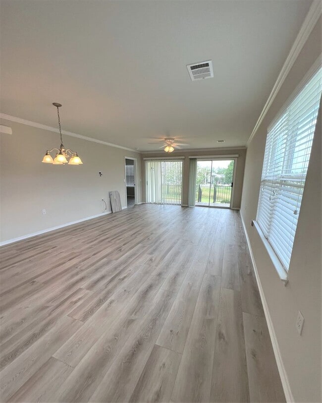 Photo - 305 Barrington Farm Ct