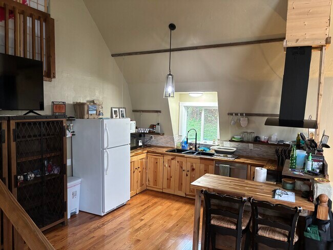 Photo - 432 N Yodel Ln Unit Upstairs