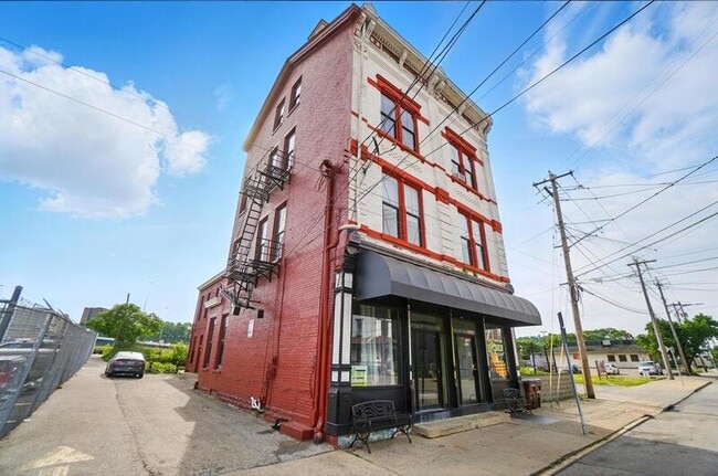 Photo - 3032 Colerain Ave Apartment
