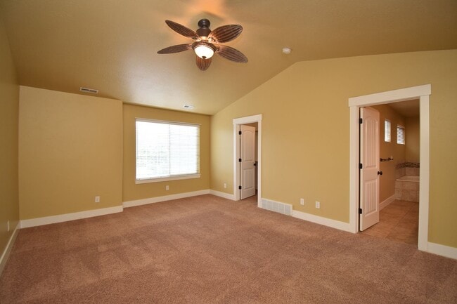 Photo - Great 3 Bed 2.5 Bath Townhome in Great Location!!!