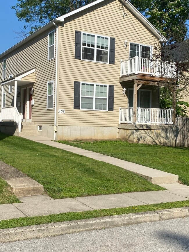 Photo - 107 Locust St Apartments Unit Locust