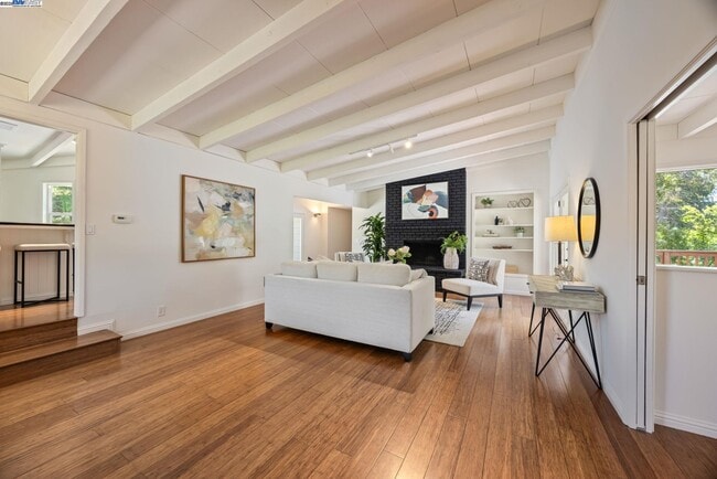 Photo - 1530 Reliez Valley Rd