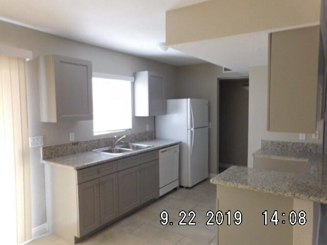 Photo - 5235 Golden Ln