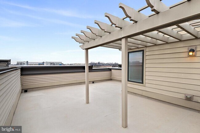 Photo - 44742 Tiverton Sq