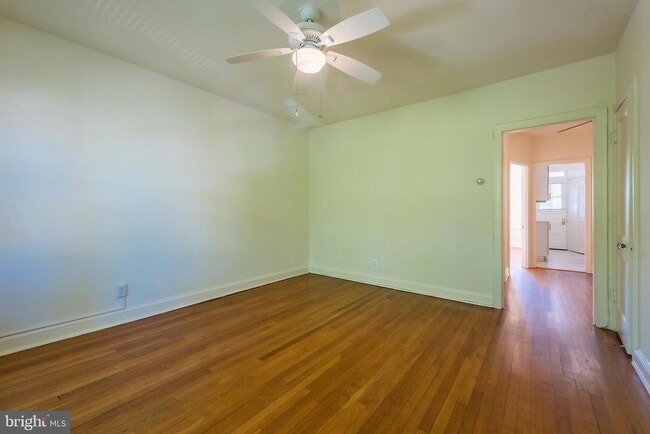 Building Photo - 2341 40th St NW Unit 4