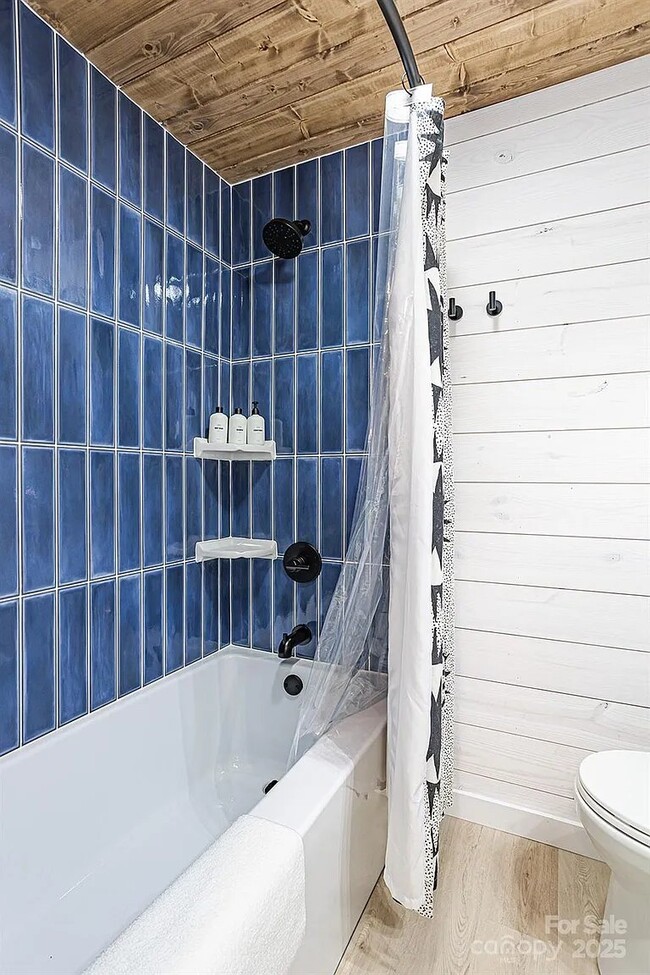 Photo - 826 Shumont Rd