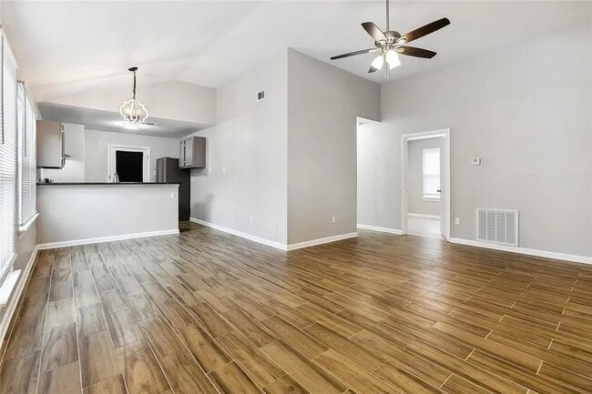 1807 W Homestead Dr