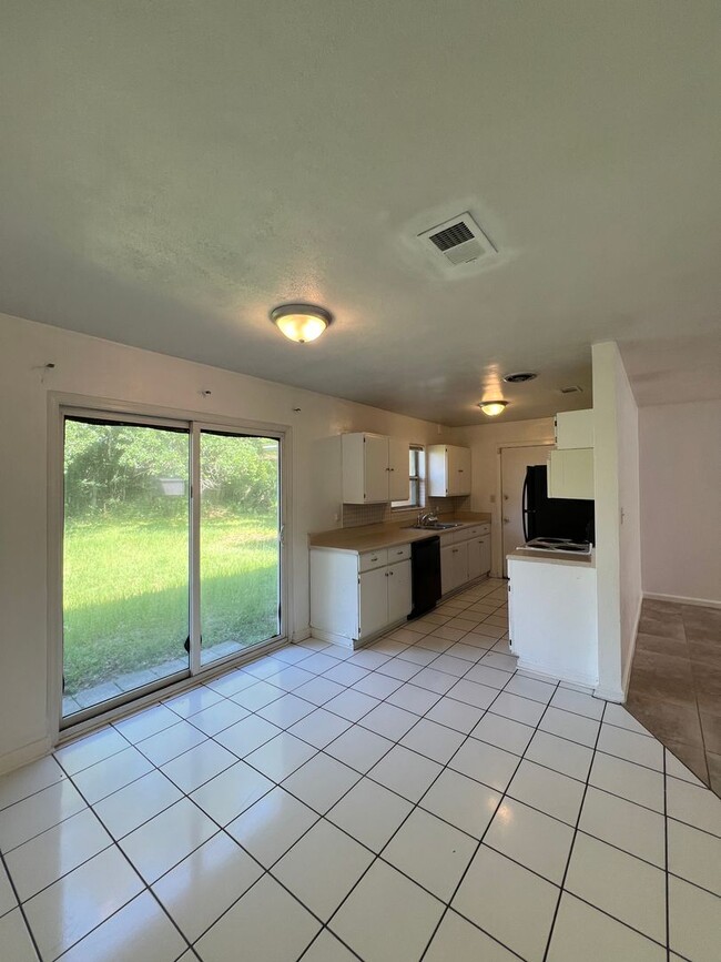 Photo - Central Pensacola Living