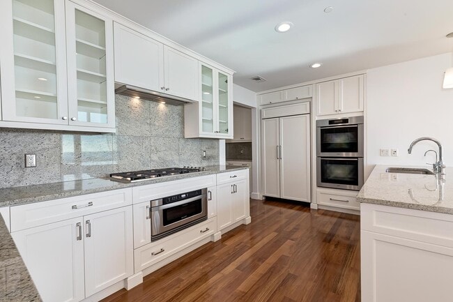 Photo - 1 W Century Dr