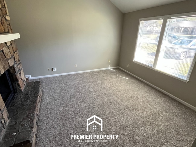 Photo - 4847 Daphne Rd