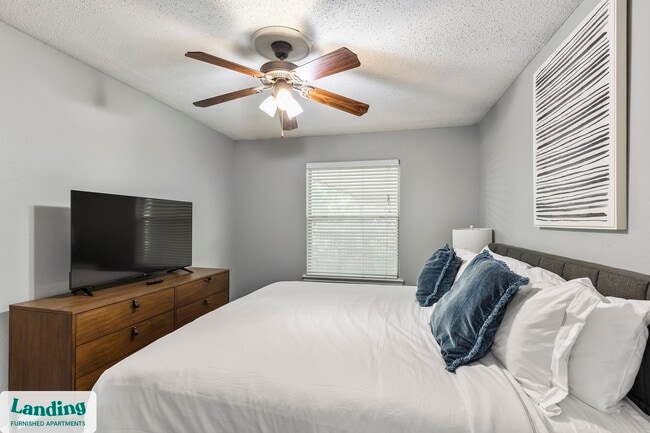 Photo - 1919 W Tarrant Rd Unidad 1406