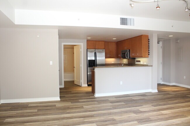 Gorgeous Studio w/ Upgraded Kitchen, A/C &... - Gorgeous Studio w/ Upgraded Kitchen, A/C &... Condo Unit 401
