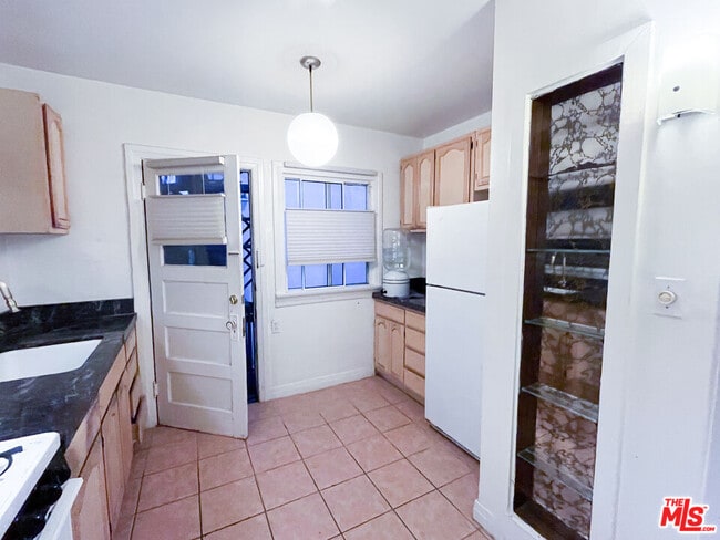 Photo - 1120 20th St Unit front