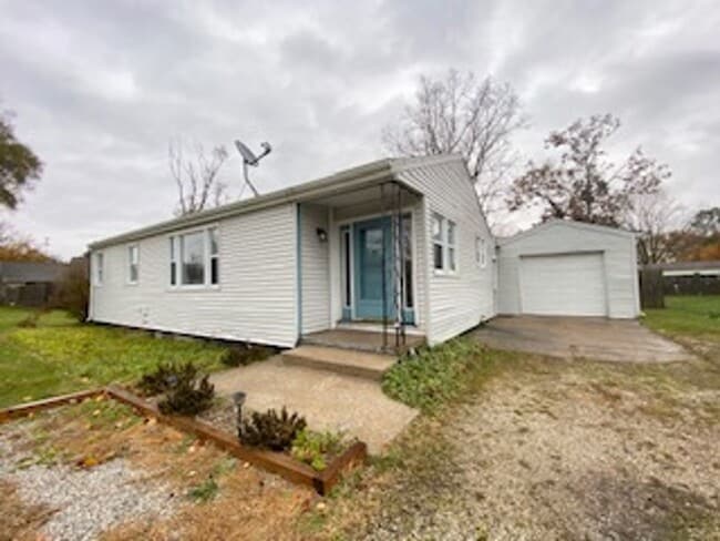 Building Photo - 3 Bedroom Home in Elkhart!