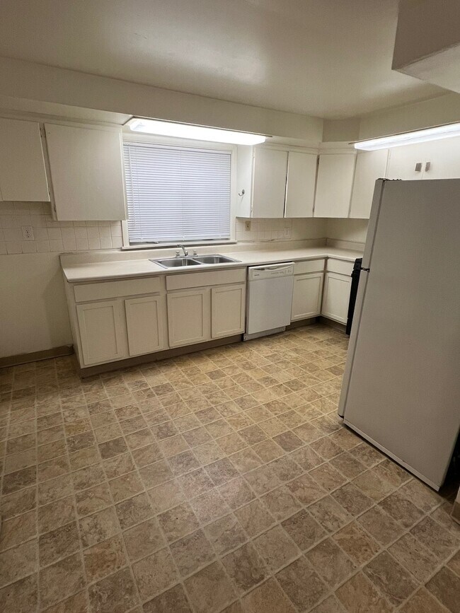 Photo - 1013 Dryden Rd