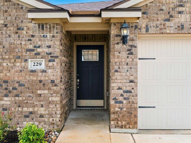 Photo - 229 J E Brown Ln