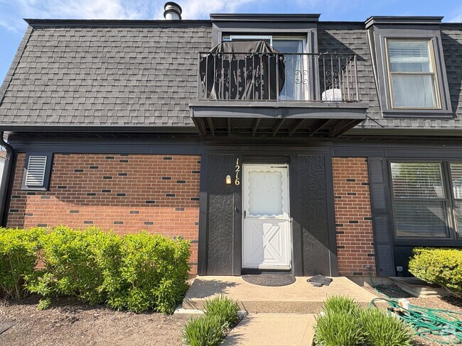 Building Photo - 1216 Inverrary Ln Unit 1216 Rental