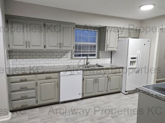 Photo - 1600 W Elm Terrace