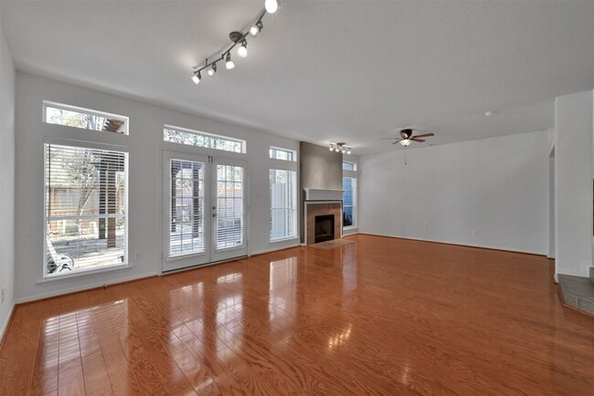 Photo - 115 E Greenhill Terrace Pl