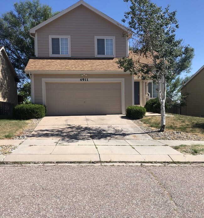 Cozy 4 Bedroom Home in Stetson Hills - Cozy 4 Bedroom Home in Stetson Hills