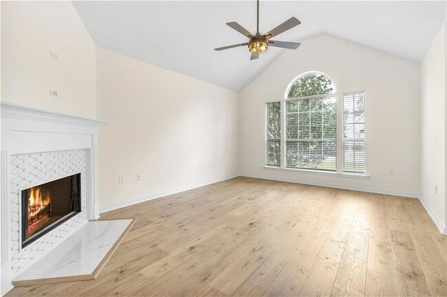 Photo - 1366 Valmont St