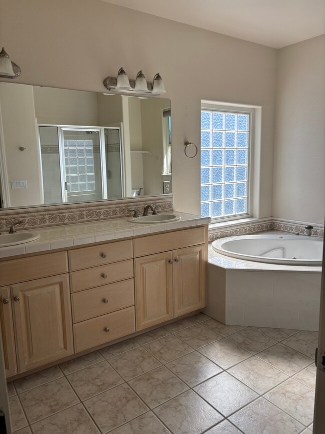 Photo - 3279 Woodbury Dr