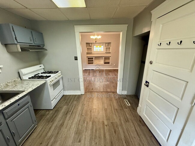 Photo - 39 N Balch St