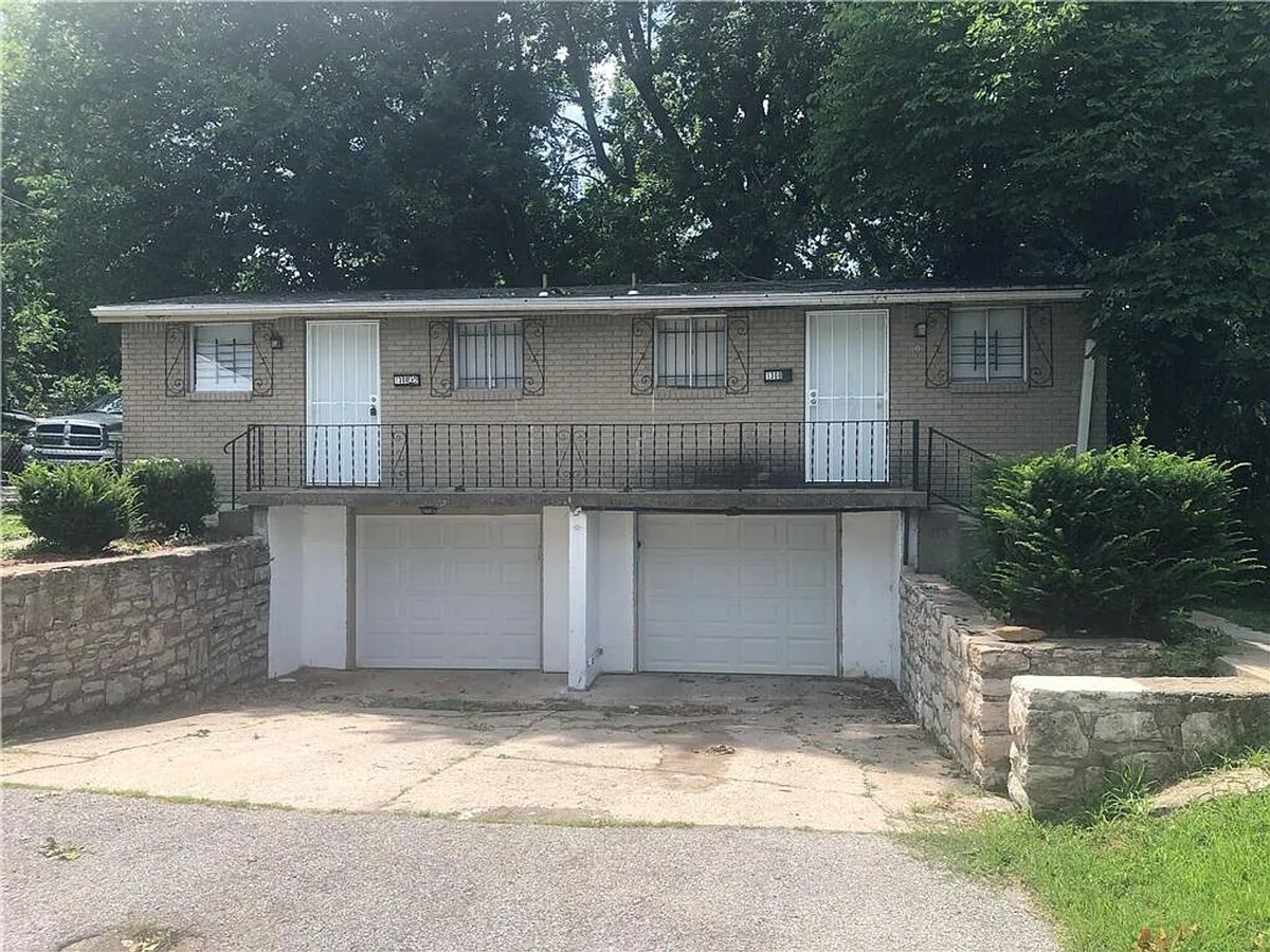 Photo - 1300 S Appleton Ave Apartment Unit 1300 S Appleton Ave  A