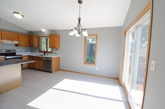 Photo - Pristine, Bright, and Move-In Ready in SW Rochester!