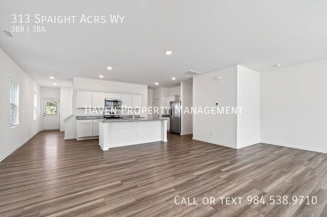 Photo - 313 Spaight Acrs Wy