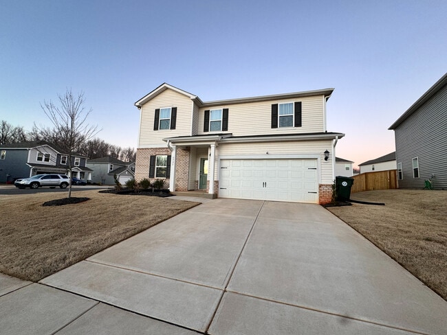 Photo - Room in House on Bedrock Rd