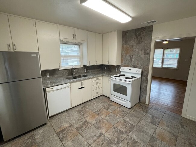 Photo - 2803 36th St