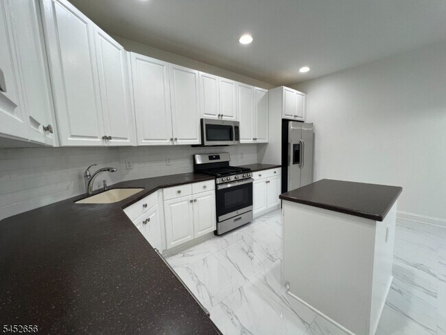 Photo - 311 Kensington Ln