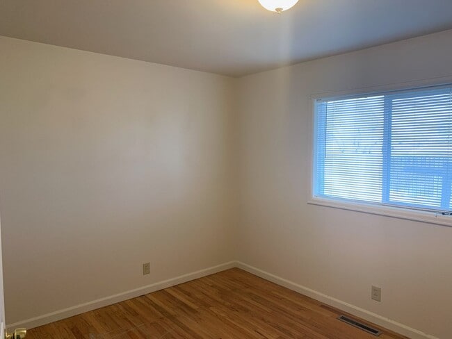 Photo - Fantastic 3BD/1BA!