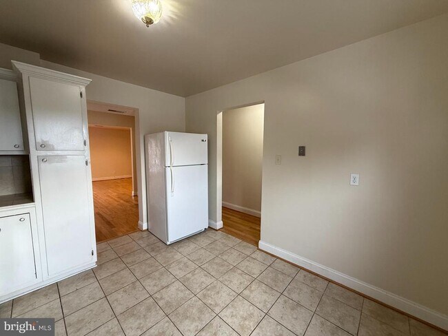 Photo - 405 Olde Greenwich Cir