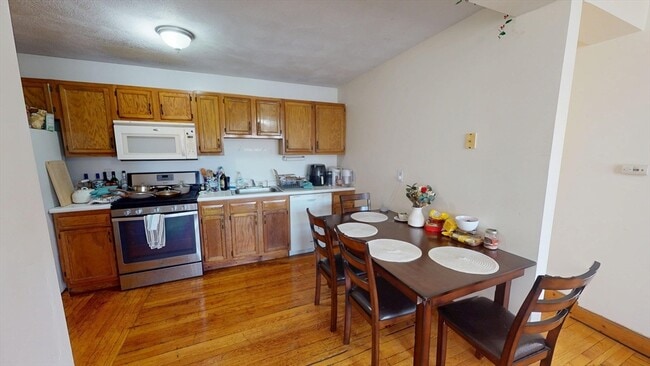 Photo - 75 Nottinghill Rd Unit 2A