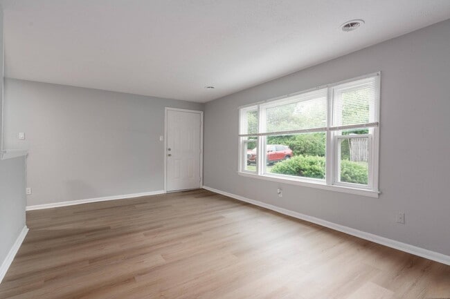 Living area (Renovated)