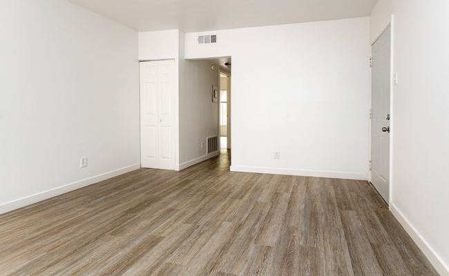 Photo - Cozy 2-Bedroom Apartment with Convenient A... Unit 3751-2F