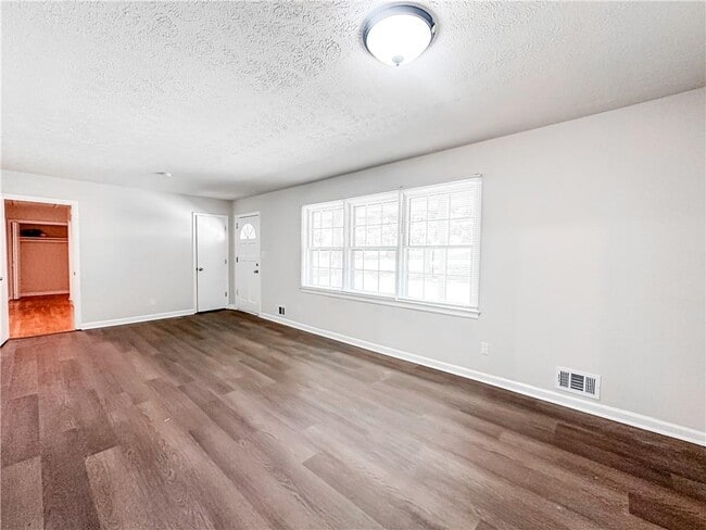 Photo - 4591 Woodward Rd
