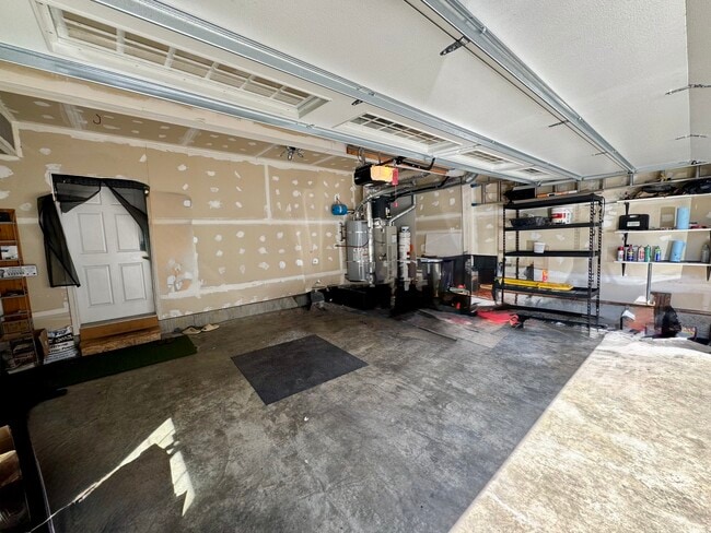 Photo - 2750 Diamond Loop