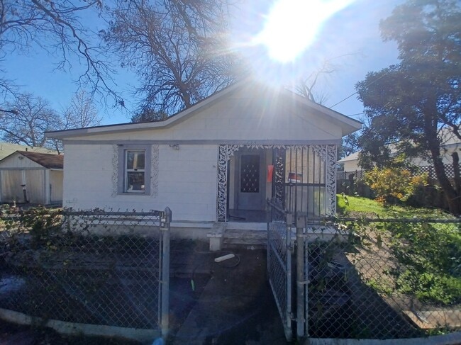 214 Weaver St