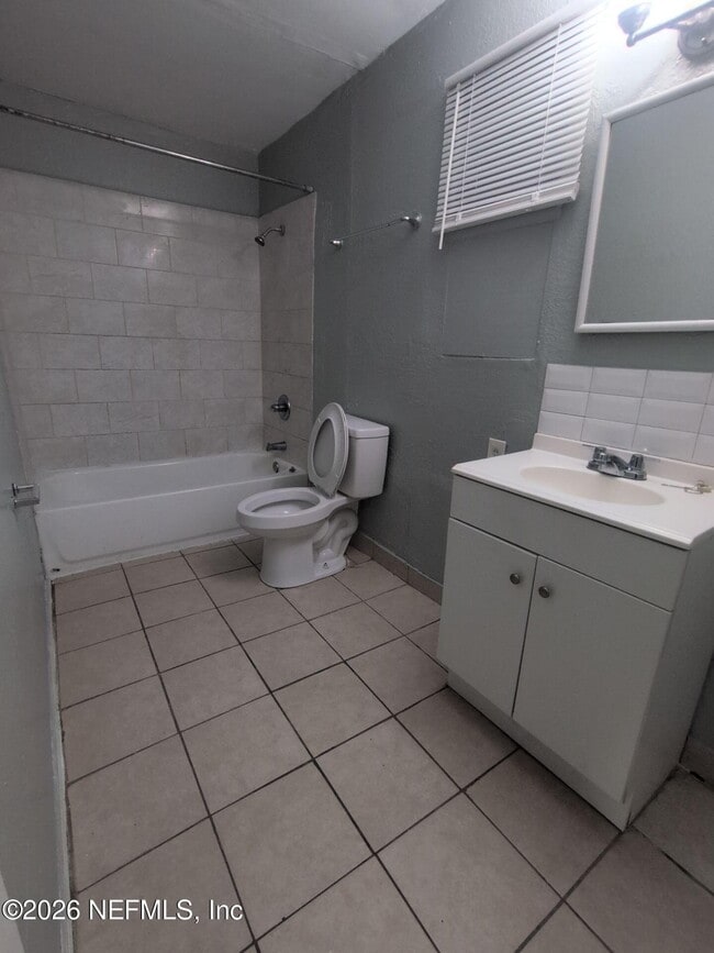 Photo - 2092 Benedict Rd