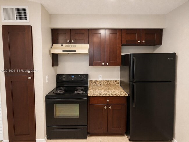 Photo - 2900 S University Dr Unidad 9109