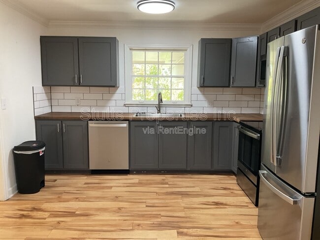 Photo - 2114 Crestline Dr